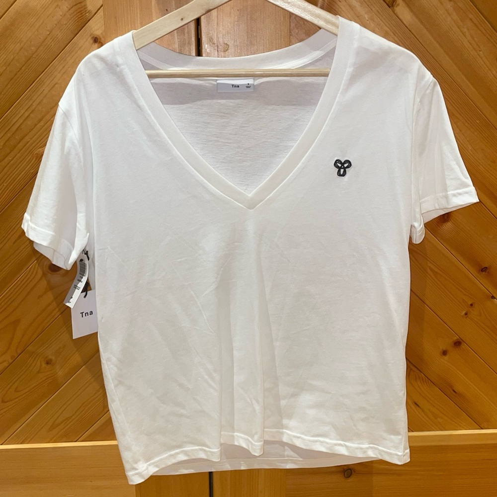 TNA Vneck - 2 quantity